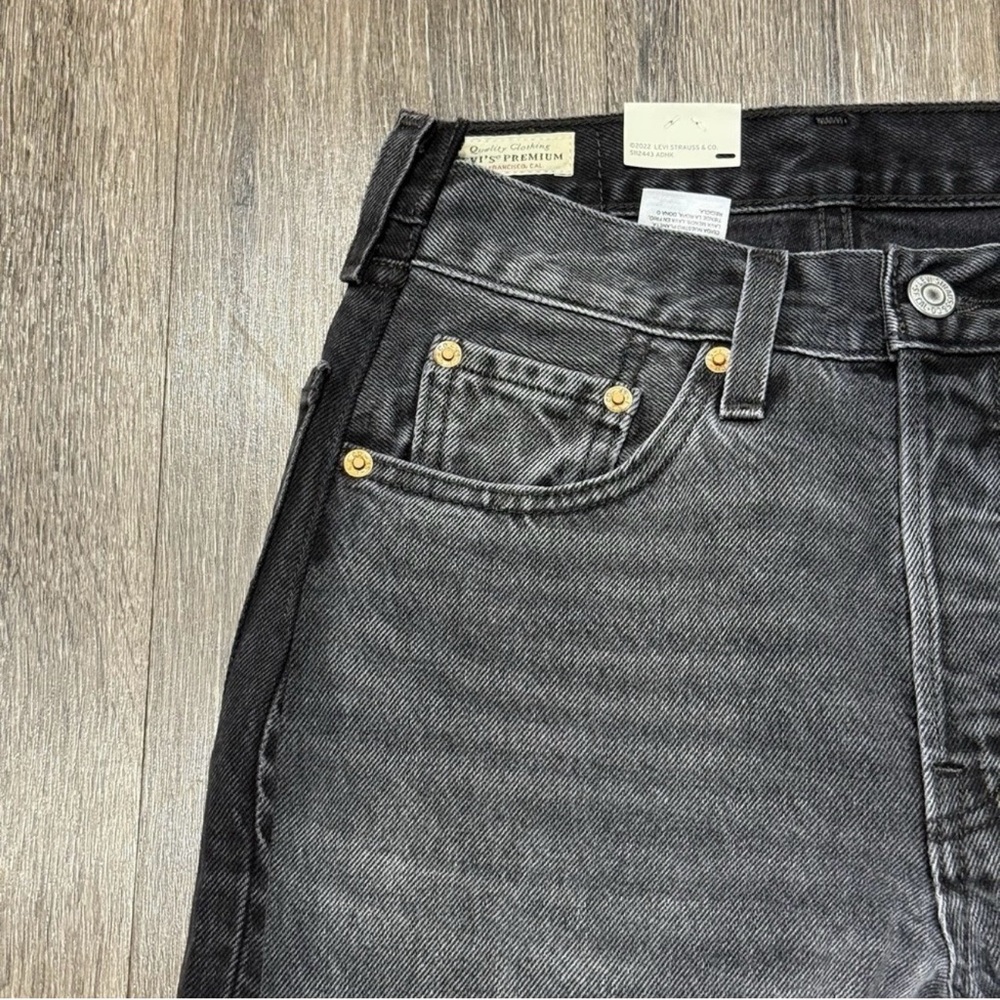NWT Levi’s Two-Tone High-Waisted Jeans - Picture 3 of 8